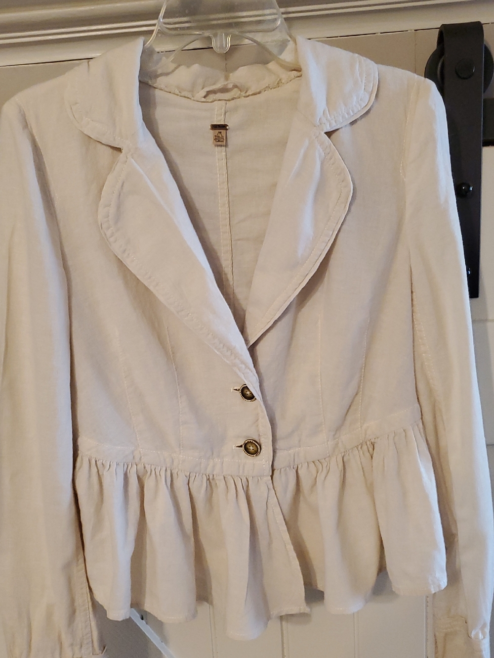 Women’s Cream Ruffled Back Button Top - Picture 2 of 7